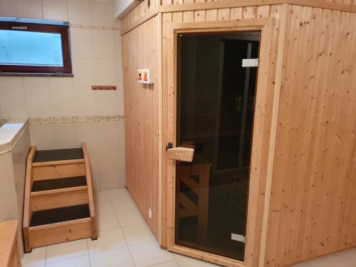 Finská sauna Karát 210x210cm rohový vstup